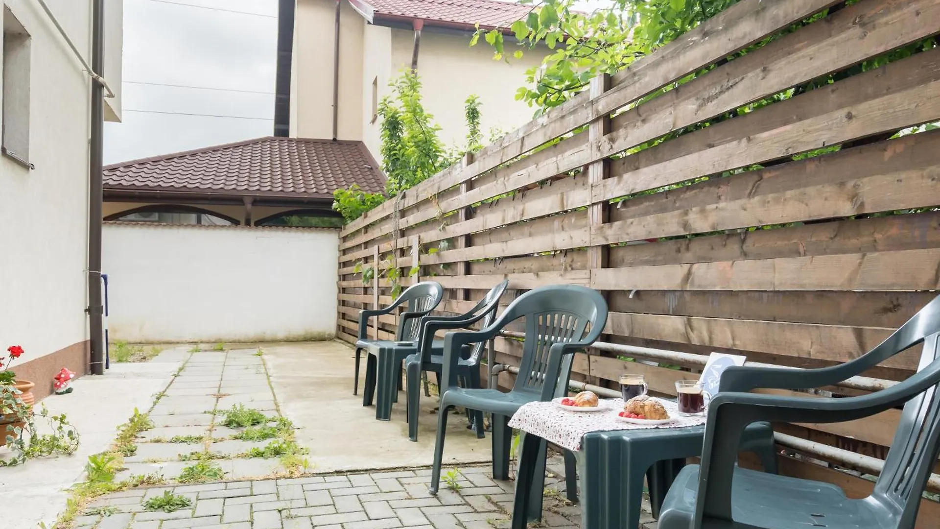Carmen-Silva Studios No 3 Bucharest Apartment